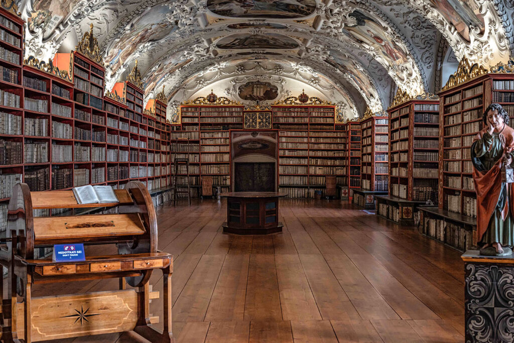 Photographie du patrimoine historique de la bibliothèque d'un musée par Infini Horizon Studio